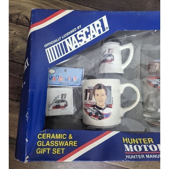 Darrell Waltrip Western Auto #17 Hunter Motorsports Ceramic & Glassware Gift Set - Picture 3 of 6